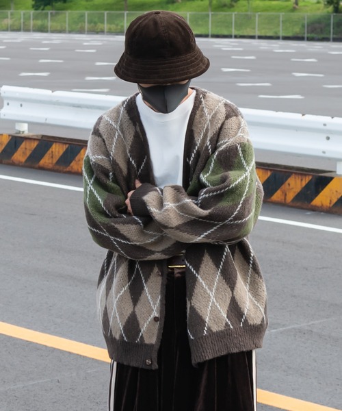 Perushu(ペルーシュ)の「アーガイル柄ルーズニットカーディガン(カーディガン/ボレロ・メンズ・ブラウン/イエロー/グリーン/ブラック・MEDIUM/LARGE)」の22枚目の写真