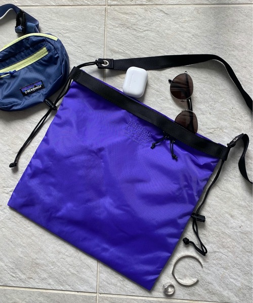 FREDRIK PACKERS(フレドリックパッカーズ)の「FREDRIK PACKERS フレドリックパッカーズ / 420D UTILITY SACK-L(ショルダーバッグ・レディース・タン/パープル/オリーブ/シルバー系その他/ブラック・ONESIZE)」の4枚目の写真