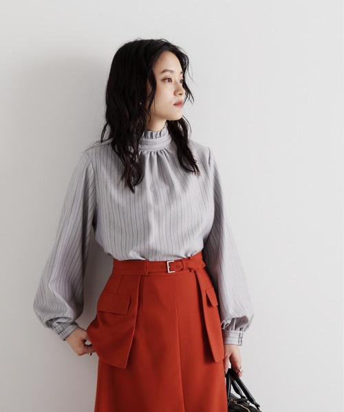 N.(N. Natural Beauty Basic)(エヌエヌナチュラルビューティーベーシック)の「◆フリルネックストライプブラウス(シャツ/ブラウス・レディース・イエロー系その他/グレー系その他/ホワイト系その他・MEDIUM)」の3枚目の写真