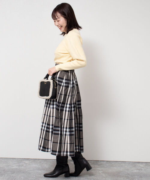 NOLLEY’S(ノーリーズ)の「メンカシミヤリブプルオーバーニット(ニット/セーター・レディース・クリーム/ブルー/ネイビー/オフホワイト・38)」の17枚目の写真