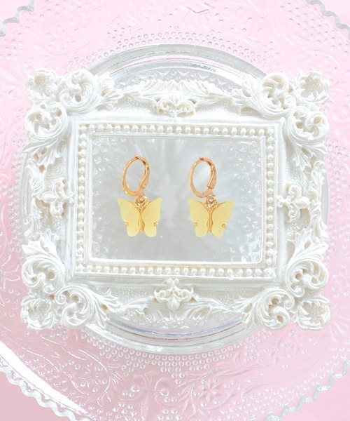 Mayree(メイリー)の「【float】ゴールド バタフライ ピアス(ピアス(両耳用)・レディース・レモンイエロー/スカイブルー/ブラック/チェリーレッド・FREE)」の4枚目の写真