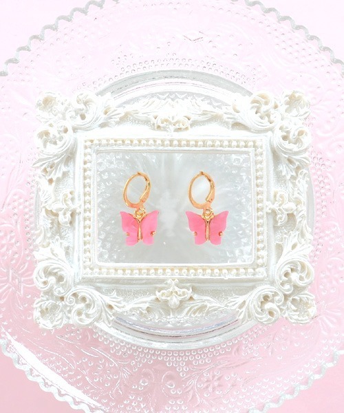 Mayree(メイリー)の「【float】ゴールド バタフライ ピアス(ピアス(両耳用)・レディース・レモンイエロー/スカイブルー/ブラック/チェリーレッド・FREE)」の2枚目の写真