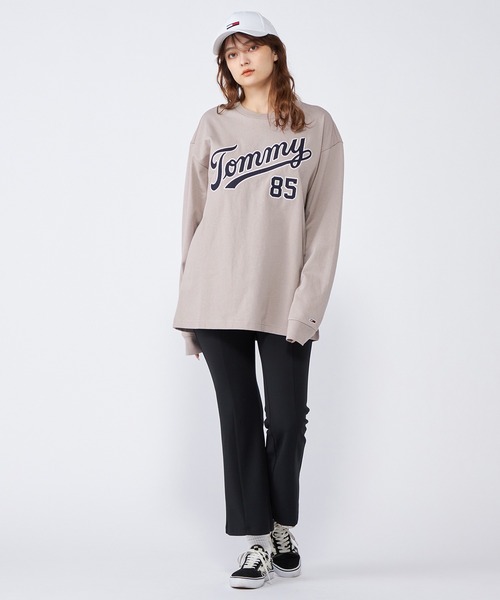 tommy jeans(トミー ジーンズ)の「カレッジロングスリーブスケーターTシャツ(Tシャツ/カットソー・メンズ・ベージュ/ホワイト/ブラック・LARGE/MEDIUM/SMALL/X-LARGE)」の13枚目の写真