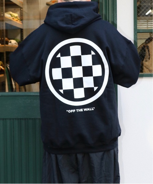 VANS(バンズ)の「VANS/ヴァンズ CREST HOOD SWEAT クレストフードスウェット(ユニセックス)(パーカー・メンズ・ホワイト/ブラック/ピンク・LARGE/MEDIUM/X-LARGE)」の13枚目の写真