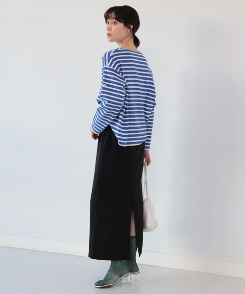 Ray BEAMS(レイビームス)の「ORCIVAL / ワイド ボートネック ロングスリーブ カットソー(Tシャツ/カットソー・レディース・オフホワイト/ブルー・1)」の4枚目の写真