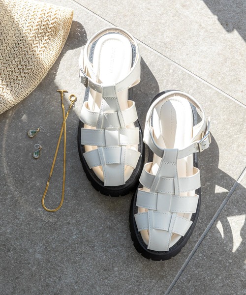 GLOBAL WORK（グローバルワーク）の「厚底グルカサンダル/175676（サンダル・レディース・オフホワイト/ブラック・MEDIUM/LARGE）」の2枚目の写真