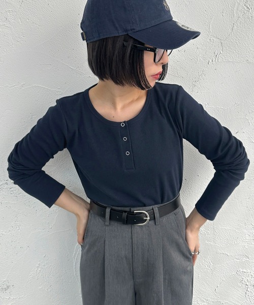 apres jour mignon（アプレジュールミニョン）の「ヘンリーネックリブプルオーバー【ZOZOTOWN限定アイテム】（Tシャツ/カットソー・レディース・ネイビー/レッド/アイボリー/その他・フリー/X-LARGE）」の3枚目の写真