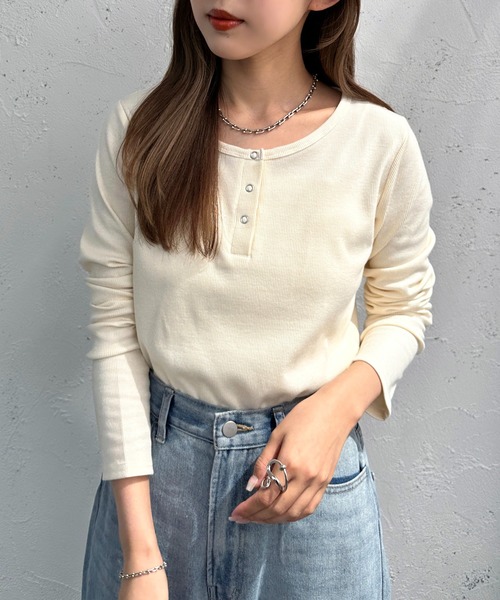 apres jour mignon（アプレジュールミニョン）の「ヘンリーネックリブプルオーバー【ZOZOTOWN限定アイテム】（Tシャツ/カットソー・レディース・ネイビー/レッド/アイボリー/その他・フリー/X-LARGE）」の6枚目の写真