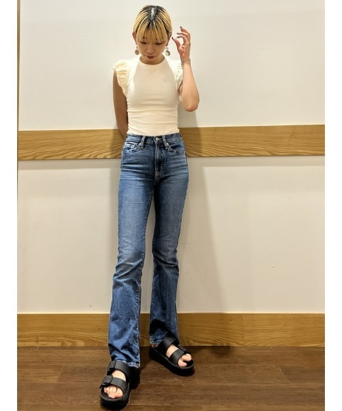 GAP（ギャップ）の「ウォッシュウェル ハイライズ '70sフレアデニム（デニムパンツ・レディース・インディゴブルー・23/24/25/26/27/28/29/30）」の11枚目の写真