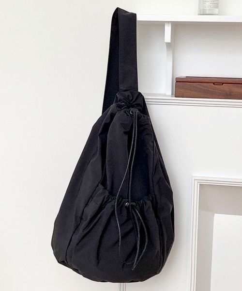 florist（フローリスト）の「【軽量/A4サイズ対応】ユニセックス ドロストワンショルダーバッグ/メッセンジャーバッグ（ショルダーバッグ・レディース・ブラウン/オフホワイト/ブラック・FREE）」の16枚目の写真