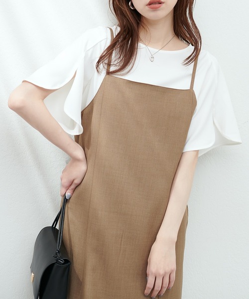 natural couture(ナチュラルクチュール)の「WEB限定カラーあり/BACKパールハチワレスリーブTOPS(シャツ/ブラウス・レディース・サックスブルー/オフホワイト/グリーン/ネイビー/ピンク/ブラック/グレイッシュベージュ・FREE)」の8枚目の写真