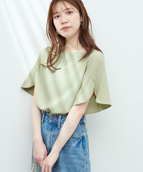 natural couture(ナチュラルクチュール)の「WEB限定カラーあり/BACKパールハチワレスリーブTOPS(シャツ/ブラウス・レディース・サックスブルー/オフホワイト/グリーン/ネイビー/ピンク/ブラック/グレイッシュベージュ・FREE)」の17枚目の写真