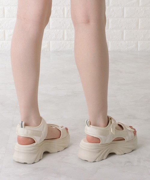 Lace Ladies（レースレディース）の「ボリュームソールスポーツストラップサンダル（サンダル・レディース・アイボリー/ブラック・22.5/24.5/24/23/23.5/ 25）」の20枚目の写真