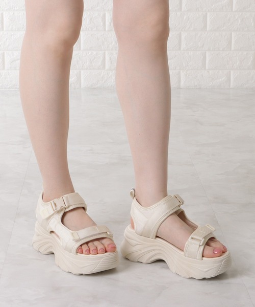 Lace Ladies（レースレディース）の「ボリュームソールスポーツストラップサンダル（サンダル・レディース・アイボリー/ブラック・22.5/24.5/24/23/23.5/ 25）」の22枚目の写真