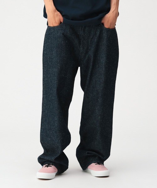 BEAMS(ビームス)の「ワイドストレート デニムパンツ(デニムパンツ・メンズ・ベージュ/インディゴブルー/ブルー系その他4/ブラック/ブルー系その他3/ロイヤルブルー/チャコールグレー/ブルー/ネイビー・S/XL/M/L)」の5枚目の写真