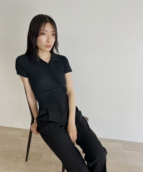 ISOOK(アイスー)の「【ZOZO限定】Asymmetry 2way rib polo shirt / アシンメトリー2wayリブポロシャツ(ポロシャツ・レディース・ブラック/チャコール・FREE)」の11枚目の写真
