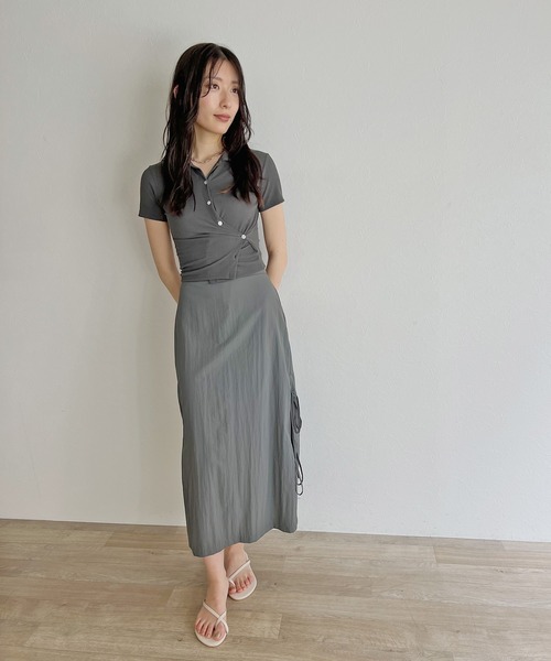 ISOOK(アイスー)の「【ZOZO限定】Asymmetry 2way rib polo shirt / アシンメトリー2wayリブポロシャツ(ポロシャツ・レディース・ブラック/チャコール・FREE)」の8枚目の写真