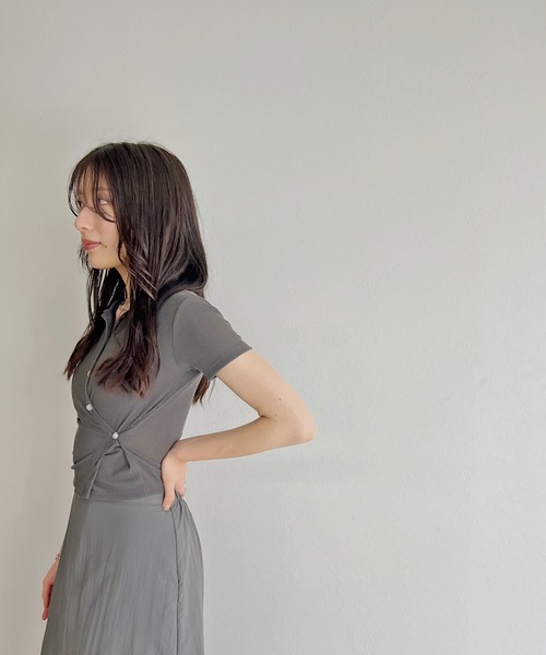 ISOOK(アイスー)の「【ZOZO限定】Asymmetry 2way rib polo shirt / アシンメトリー2wayリブポロシャツ(ポロシャツ・レディース・ブラック/チャコール・FREE)」の19枚目の写真