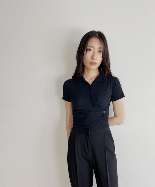 ISOOK(アイスー)の「【ZOZO限定】Asymmetry 2way rib polo shirt / アシンメトリー2wayリブポロシャツ(ポロシャツ・レディース・ブラック/チャコール・FREE)」の15枚目の写真