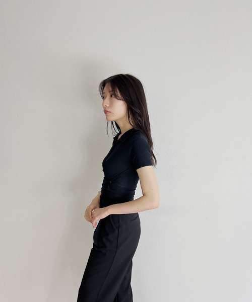 ISOOK(アイスー)の「【ZOZO限定】Asymmetry 2way rib polo shirt / アシンメトリー2wayリブポロシャツ(ポロシャツ・レディース・ブラック/チャコール・FREE)」の10枚目の写真