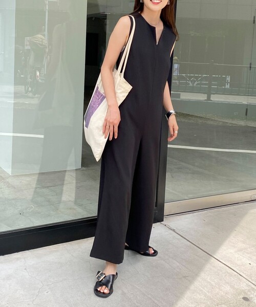 fredy emue(フレディエミュ)の「【オケージョン対応】ダブルクロスオールインワン(つなぎ/オールインワン・レディース・ブラウン/ブラック/キャメル・36/38)」の2枚目の写真