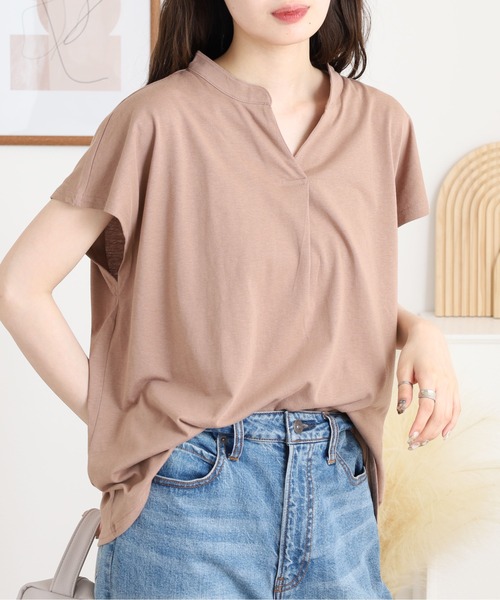 atONE(アットワン)の「atONE スキッパーブラウス風カットソー(Tシャツ/カットソー・レディース・ホワイト/テラコッタ/ライトブラウン/ブラック/カーキ/ピンクベージュ/ミント・M-L/LL~3L/4L~5L)」の3枚目の写真