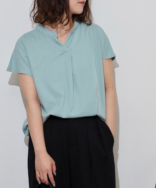 atONE(アットワン)の「atONE スキッパーブラウス風カットソー(Tシャツ/カットソー・レディース・ホワイト/テラコッタ/ライトブラウン/ブラック/カーキ/ピンクベージュ/ミント・M-L/LL~3L/4L~5L)」の12枚目の写真