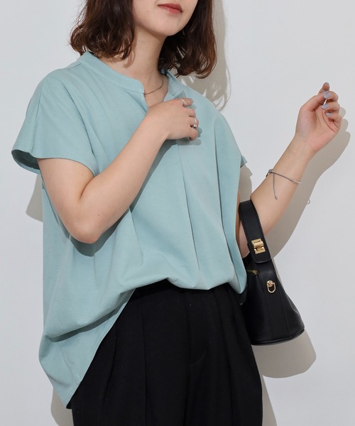 atONE(アットワン)の「atONE スキッパーブラウス風カットソー(Tシャツ/カットソー・レディース・ホワイト/テラコッタ/ライトブラウン/ブラック/カーキ/ピンクベージュ/ミント・M-L/LL~3L/4L~5L)」の11枚目の写真