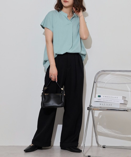 atONE(アットワン)の「atONE スキッパーブラウス風カットソー(Tシャツ/カットソー・レディース・ホワイト/テラコッタ/ライトブラウン/ブラック/カーキ/ピンクベージュ/ミント・M-L/LL~3L/4L~5L)」の9枚目の写真