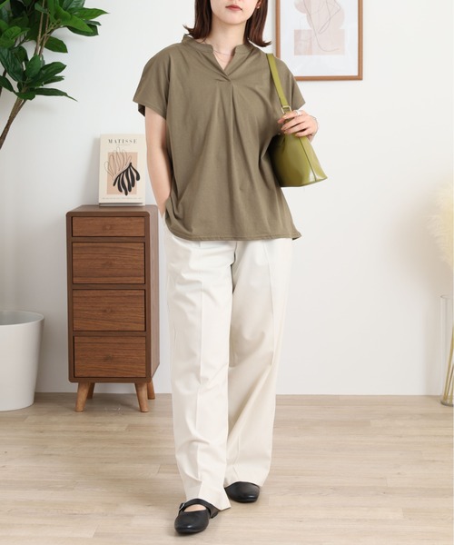 atONE(アットワン)の「atONE スキッパーブラウス風カットソー(Tシャツ/カットソー・レディース・ホワイト/テラコッタ/ライトブラウン/ブラック/カーキ/ピンクベージュ/ミント・M-L/LL~3L/4L~5L)」の13枚目の写真