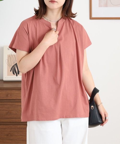 atONE(アットワン)の「atONE スキッパーブラウス風カットソー(Tシャツ/カットソー・レディース・ホワイト/テラコッタ/ライトブラウン/ブラック/カーキ/ピンクベージュ/ミント・M-L/LL~3L/4L~5L)」の20枚目の写真