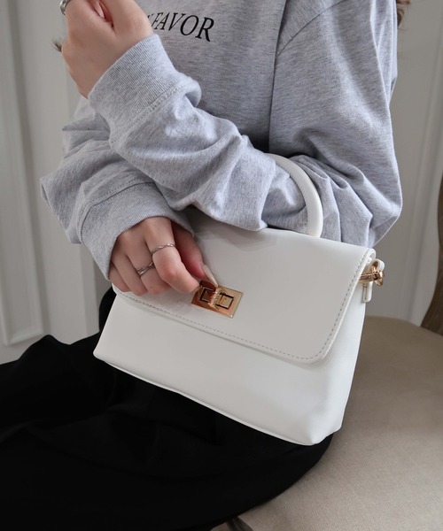 WEGO(ウィゴー)の「WEGO/ハンドルミニチェーンショルダー(ショルダーバッグ・レディース・ブラック/ブラック系その他/ホワイト・FREE)」の10枚目の写真