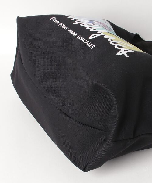 Mark Gonzales(マーク・ゴンザレス)の「MARK GONZALES ART WORK/マークゴンザレス 【Web限定】キャンバスプリントショルダーバッグ(ショルダーバッグ・メンズ・ブラック系2/ブラック系1/ホワイト系2/ホワイト系1・FREE)」の6枚目の写真