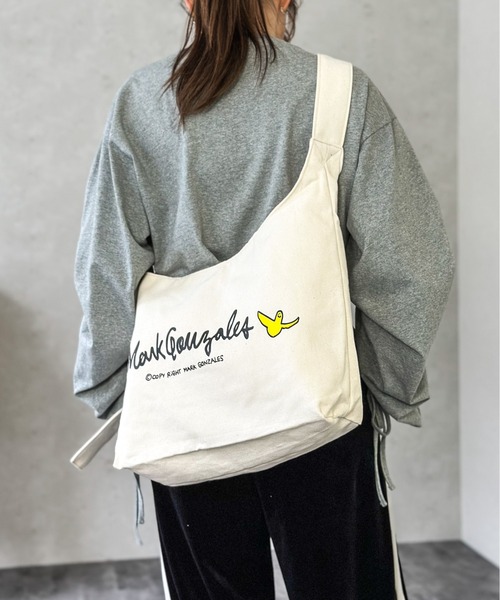 Mark Gonzales(マーク・ゴンザレス)の「MARK GONZALES ART WORK/マークゴンザレス 【Web限定】キャンバスプリントショルダーバッグ(ショルダーバッグ・メンズ・ブラック系2/ブラック系1/ホワイト系2/ホワイト系1・FREE)」の18枚目の写真