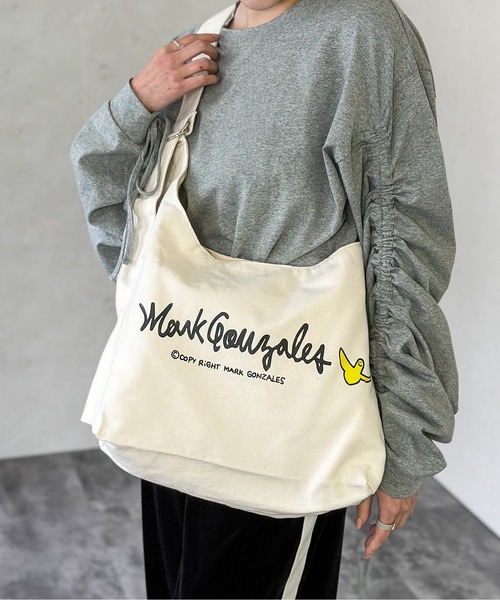 Mark Gonzales(マーク・ゴンザレス)の「MARK GONZALES ART WORK/マークゴンザレス 【Web限定】キャンバスプリントショルダーバッグ(ショルダーバッグ・メンズ・ブラック系2/ブラック系1/ホワイト系2/ホワイト系1・FREE)」の16枚目の写真