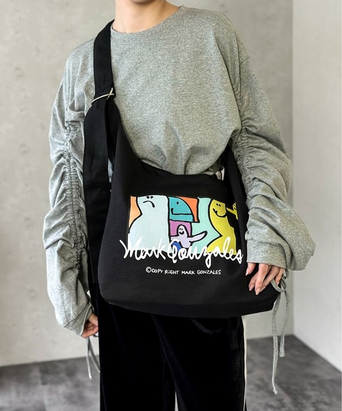 Mark Gonzales(マーク・ゴンザレス)の「MARK GONZALES ART WORK/マークゴンザレス 【Web限定】キャンバスプリントショルダーバッグ(ショルダーバッグ・メンズ・ブラック系2/ブラック系1/ホワイト系2/ホワイト系1・FREE)」の10枚目の写真