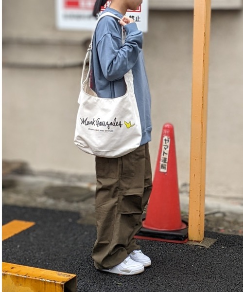 Mark Gonzales(マーク・ゴンザレス)の「MARK GONZALES ART WORK/マークゴンザレス 【Web限定】キャンバスプリントショルダーバッグ(ショルダーバッグ・メンズ・ブラック系2/ブラック系1/ホワイト系2/ホワイト系1・FREE)」の21枚目の写真