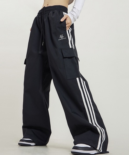 ROOPTOKYO(ループトウキョウ)の「サイドラインカーゴパンツ(カーゴパンツ・レディース・ブラック/ネイビー/レッド/ブルー・S/M/L)」の9枚目の写真