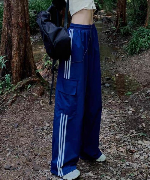 ROOPTOKYO(ループトウキョウ)の「サイドラインカーゴパンツ(カーゴパンツ・レディース・ブラック/ネイビー/レッド/ブルー・S/M/L)」の18枚目の写真