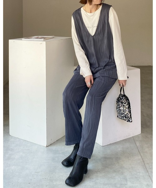 She's Closet（シーズクローゼット）の「ウェーブ波柄ワイドストレートロングプリーツパンツ（その他パンツ・レディース・グレイッシュベージュ/チャコール/ブラック・FREE）」の9枚目の写真