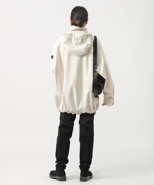 YDOT（ワイドット）の「【Y(dot) BY NORDISK】オーバーフィールドジャケット（マウンテンパーカー・レディース・ブラック/アイボリー・FREE）」の7枚目の写真