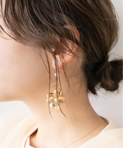 RANDA（ランダ）の「ボリュームフラワーピアス（ピアス（両耳用）・レディース・シルバー/ゴールド・FREE）」の6枚目の写真