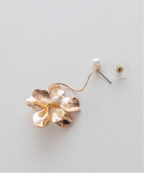 RANDA（ランダ）の「ボリュームフラワーピアス（ピアス（両耳用）・レディース・シルバー/ゴールド・FREE）」の9枚目の写真