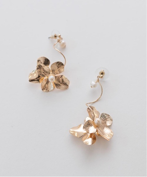 RANDA（ランダ）の「ボリュームフラワーピアス（ピアス（両耳用）・レディース・シルバー/ゴールド・FREE）」の11枚目の写真