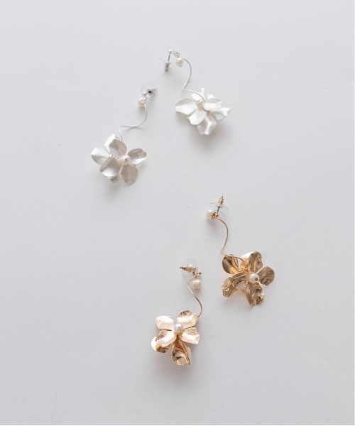 RANDA（ランダ）の「ボリュームフラワーピアス（ピアス（両耳用）・レディース・シルバー/ゴールド・FREE）」の12枚目の写真