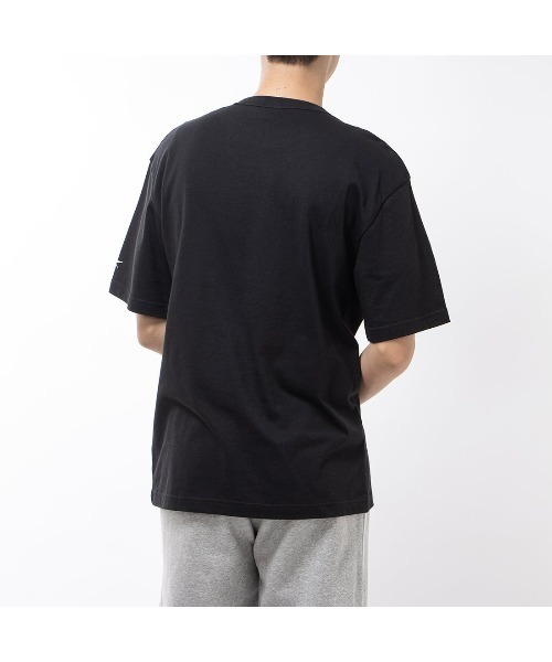 Reebok(リーボック)の「バスケットボール ポンプ グラフィック Tシャツ / BB PUMP GRAPHIC TEE(Tシャツ/カットソー・メンズ・ブラック/オフホワイト・LARGE/SMALL/MEDIUM/XX-LARGE/X-LARGE/X-SMALL)」の4枚目の写真