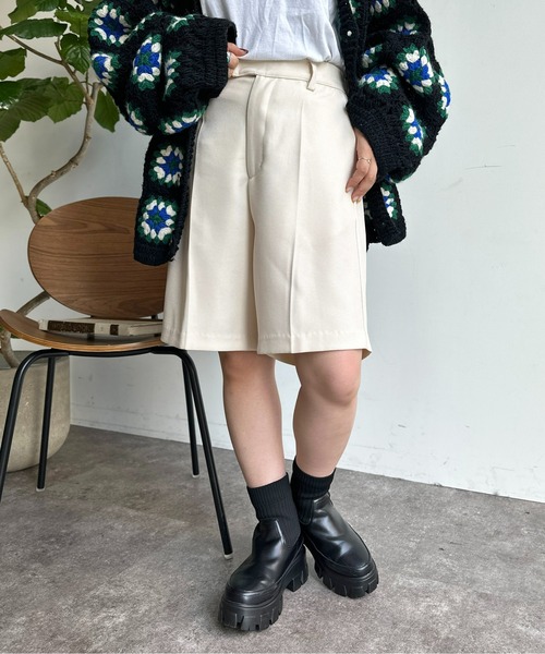 CPCM（シーピーシーエム）の「ワンタックハーフパンツ（その他パンツ・レディース・グレー/アイボリー/ブラック・FREE）」の2枚目の写真