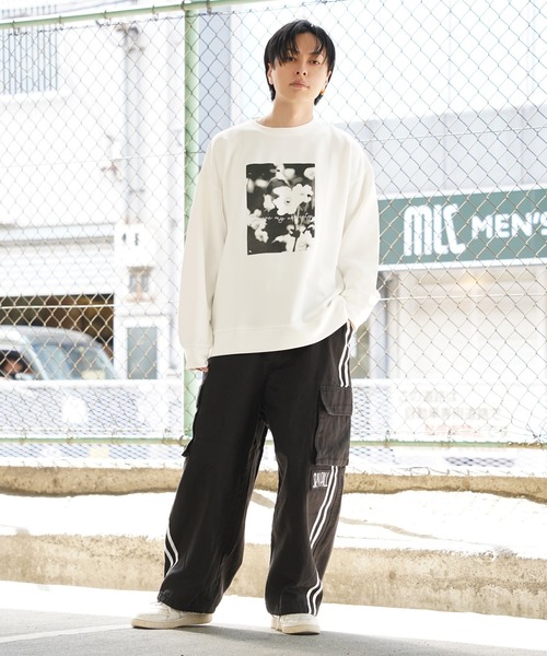 1111clothing(ワンフォークロージング)の「アートフォト 段ボールニット プルオーバー / Art Photo Neoprene Pullover / トレーナー ロンT スウェット ユニセックス(スウェット・メンズ・ホワイト系1/ブラック系3/ホワイト系3/ホワイト系2/グレー系1/ベージュ系2・L/M)」の10枚目の写真