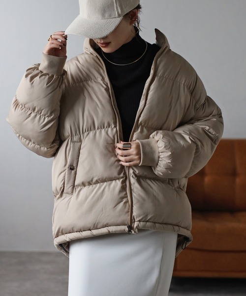 Fizz（フィズ）の「【Fizz/フィズ】　ハイネック中綿ジャケット（ダウンジャケット/コート・レディース・ブラック/ベージュ/ライトカーキ/アイボリー・M）」の4枚目の写真