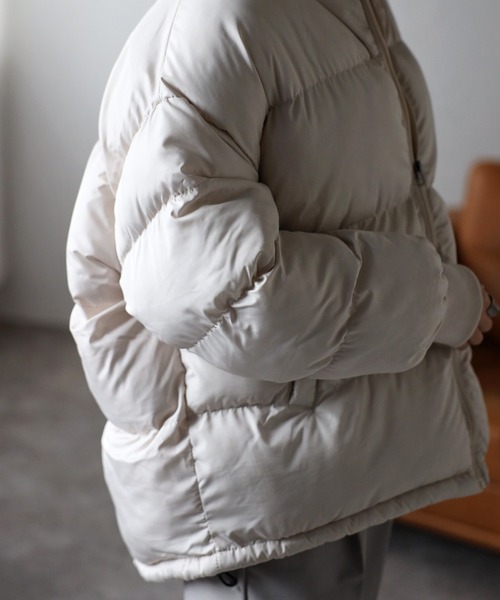 Fizz（フィズ）の「【Fizz/フィズ】　ハイネック中綿ジャケット（ダウンジャケット/コート・レディース・ブラック/ベージュ/ライトカーキ/アイボリー・M）」の15枚目の写真